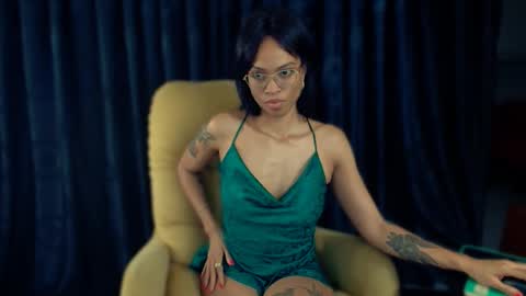 Snapshot of queendom_ing chatting on January 15, 2025, 4:57 am Sweet Goddess online show from January 15, 2025, 4:57 am