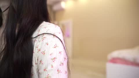 Nelly  INSTA  queenelia  online show from March 20, 2026, 12:32 pm