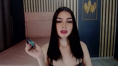 queenemeraldts online show from December 23, 2024, 4:33 am