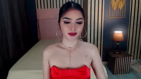 queenemeraldts online show from February 14, 2025, 6:02 am