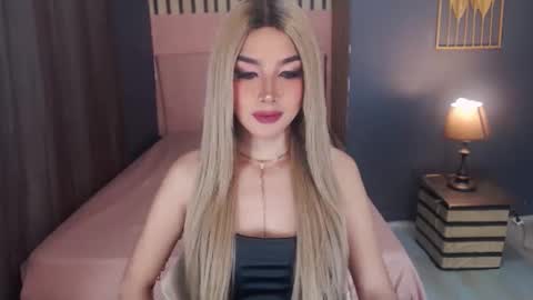 queenemeraldts online show from February 27, 2025, 3:25 am