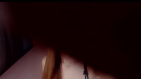 queenemeraldts online show from November 26, 2025, 2:34 am