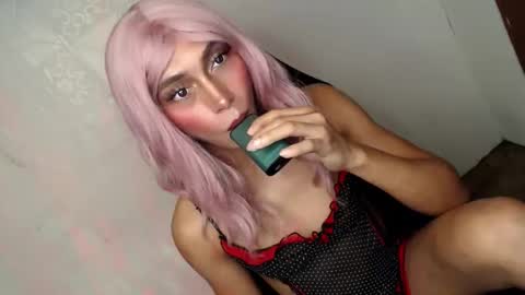 just call me QUEEN and ill be there online show from October 22, 2025, 1:00 pm