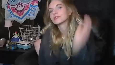 Snapshot of queenhazy chatting on October 31, 2025, 1:28 am Queen Hazy online show from October 31, 2025, 1:28 am