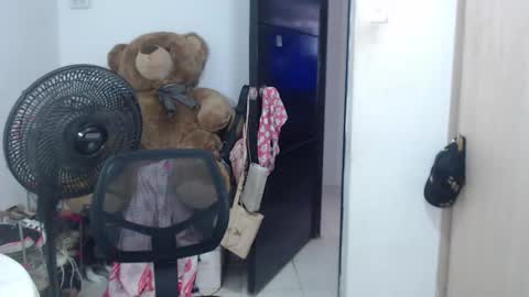 queeniediana online show from December 19, 2025, 2:02 pm