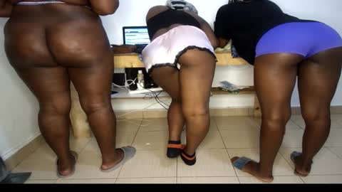 Nina online show from March 22, 2026, 3:26 pm