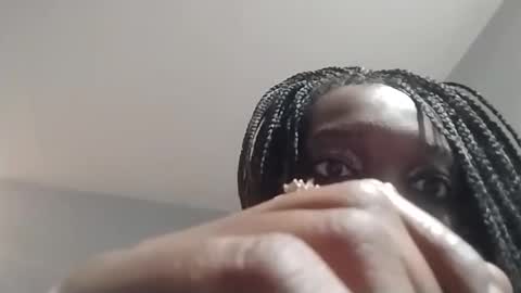 queenmarcaia online show from December 12, 2024, 7:41 am