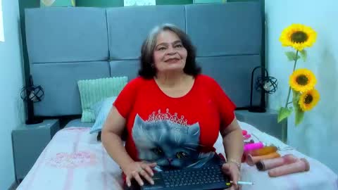 Snapshot of queenmature chatting on September 9, 2025, 7:57 pm VickyBoobss online show from September 9, 2025, 7:57 pm