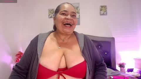 Snapshot of queenmature chatting on May 9, 2026, 12:10 pm VickyBoobss online show from May 9, 2026, 12:10 pm