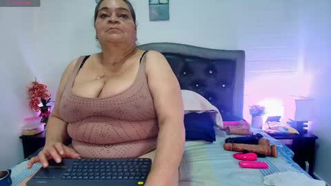 Snapshot of queenmature chatting on May 12, 2026, 7:22 pm VickyBoobss online show from May 12, 2026, 7:22 pm