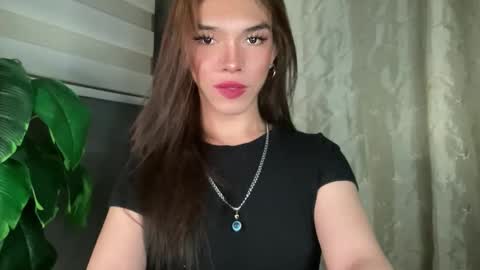 Snapshot of queenn_xxx chatting on February 7, 2026, 11:30 pm QUEEN online show from February 7, 2026, 11:30 pm