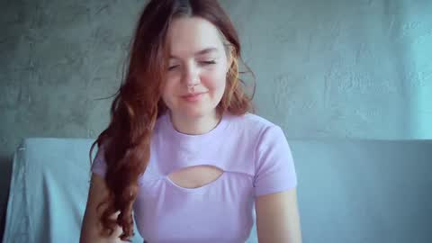 Snapshot of queenofmodels chatting on February 2, 2025, 5:32 am QueenOfModels online show from February 2, 2025, 5:32 am