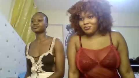 Snapshot of queenofsquirts_10 chatting on February 28, 2026, 6:25 am Lydia online show from February 28, 2026, 6:25 am