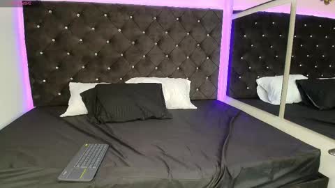 Snapshot of queenscarlett_ chatting on September 26, 2025, 2:21 pm Scarlett online show from September 26, 2025, 2:21 pm