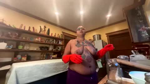 Snapshot of queensquirtntwerk chatting on March 18, 2026, 12:03 am Queen Hilarity online show from March 18, 2026, 12:03 am