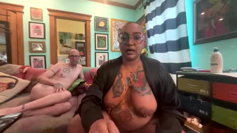 Snapshot of queensquirtntwerk chatting on March 18, 2026, 8:45 pm Queen Hilarity online show from March 18, 2026, 8:45 pm