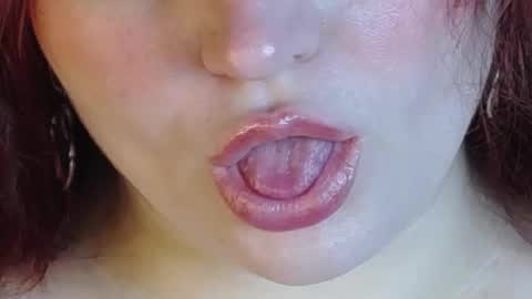 Snapshot of queenstasy chatting on November 17, 2025, 7:30 pm Queen Stasy online show from November 17, 2025, 7:30 pm