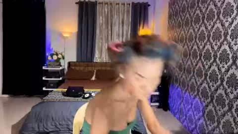 Snapshot of queenvalentinats chatting on July 1, 2026, 4:29 pm ValentinaMoone online show from July 1, 2026, 4:29 pm
