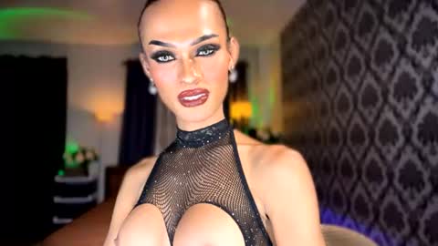 Snapshot of queenvalentinats chatting on July 4, 2026, 8:31 am ValentinaMoone online show from July 4, 2026, 8:31 am