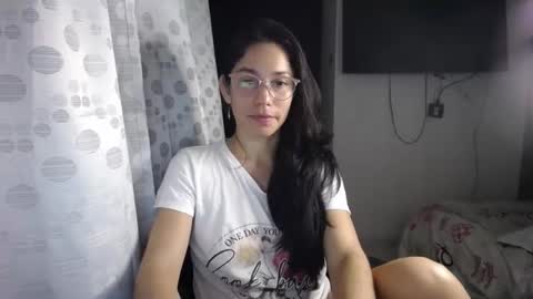 Snapshot of queenvictoria2023 chatting on December 21, 2024, 6:52 am Paola online show from December 21, 2024, 6:52 am