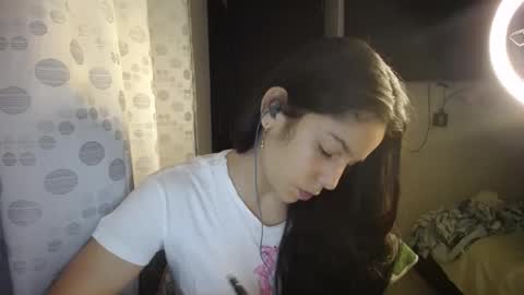 Snapshot of queenvictoria2023 chatting on January 23, 2025, 3:48 am Paola online show from January 23, 2025, 3:48 am