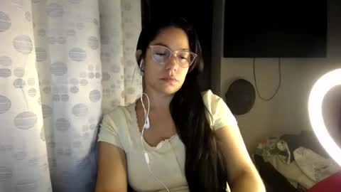Snapshot of queenvictoria2023 chatting on June 19, 2026, 2:16 am Paola online show from June 19, 2026, 2:16 am