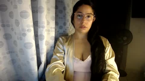 Snapshot of queenvictoria2023 chatting on July 8, 2026, 2:05 am Paola online show from July 8, 2026, 2:05 am