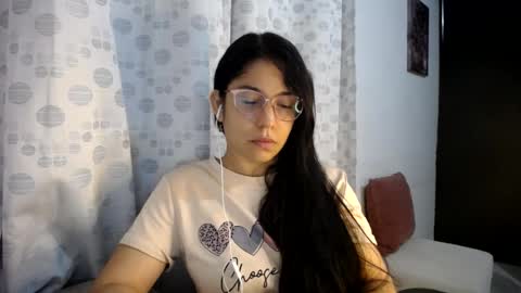 Snapshot of queenvictoria2023 chatting on July 11, 2026, 1:19 am Paola online show from July 11, 2026, 1:19 am