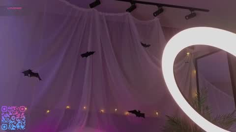 Snapshot of quennacindy chatting on October 27, 2025, 1:09 am Teri My favorite vibes 77 101 222 666 online show from October 27, 2025, 1:09 am