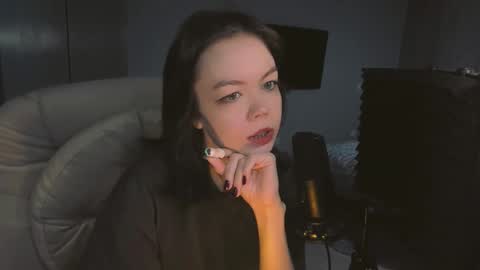 Snapshot of quietluxury chatting on February 28, 2026, 10:49 am quietluxury online show from February 28, 2026, 10:49 am