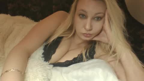 Snapshot of qwertyuio71919 chatting on January 11, 2026, 3:28 pm qwertyui online show from January 11, 2026, 3:28 pm