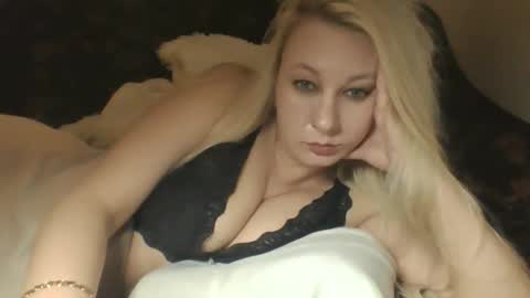 Snapshot of qwertyuio71919 chatting on February 10, 2026, 5:17 pm qwertyui online show from February 10, 2026, 5:17 pm