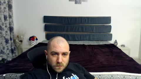 Snapshot of r0bila chatting on January 29, 2025, 11:56 pm R0bila online show from January 29, 2025, 11:56 pm