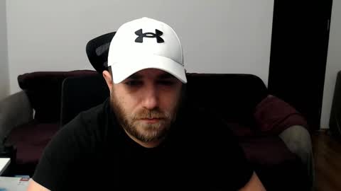 Snapshot of r0bila chatting on January 18, 2026, 10:57 pm R0bila online show from January 18, 2026, 10:57 pm