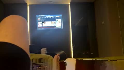 Snapshot of r0m3o_g chatting on November 23, 2025, 9:09 am r0m3o_g online show from November 23, 2025, 9:09 am