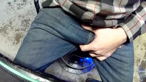 r2424 online show from November 15, 2025, 5:09 pm