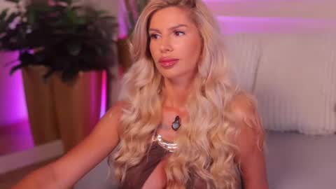 rachel_quinn_ online show from July 9, 2026, 3:43 am