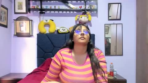 Snapshot of racheljames28 chatting on November 11, 2025, 3:01 pm racheljames28 online show from November 11, 2025, 3:01 pm