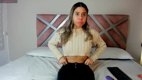 Rachell online show from October 18, 2025, 3:42 am