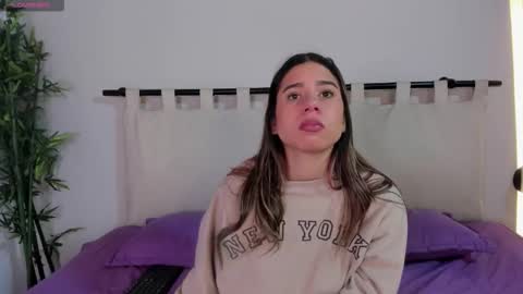 Snapshot of rachell_criss chatting on February 19, 2026, 4:30 am Rachell online show from February 19, 2026, 4:30 am