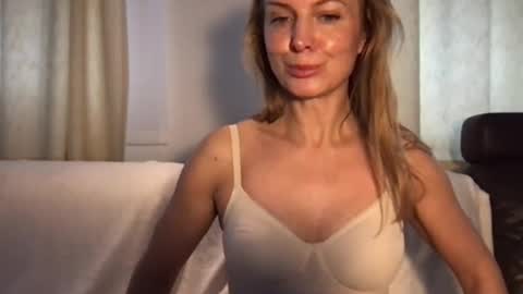 Snapshot of rachelldelicious chatting on December 11, 2024, 10:25 am Rachel online show from December 11, 2024, 10:25 am