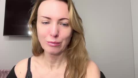 Snapshot of rachelldelicious chatting on February 15, 2025, 6:12 am Rachel online show from February 15, 2025, 6:12 am