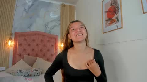 Snapshot of rachellesc chatting on March 10, 2026, 11:37 am rachellesc online show from March 10, 2026, 11:37 am