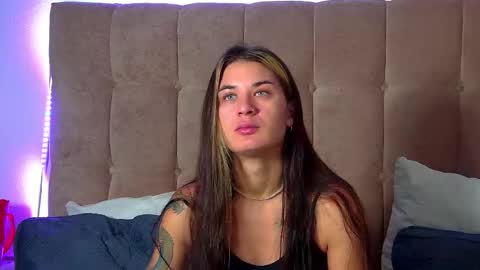 RachellSimpson online show from October 14, 2025, 6:42 pm