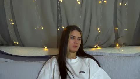 RachellSimpson online show from November 18, 2025, 6:45 pm