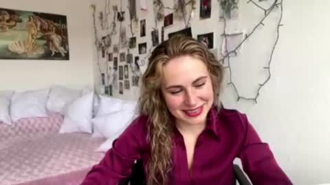 Snapshot of rachelpersch chatting on July 6, 2026, 2:14 pm Sophie online show from July 6, 2026, 2:14 pm