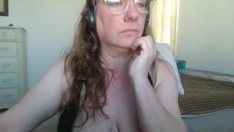 Snapshot of rachelplays chatting on February 5, 2026, 4:33 pm rachelplays online show from February 5, 2026, 4:33 pm