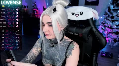 Snapshot of rachelqueen_ chatting on January 17, 2025, 5:19 pm Miko Pleasee help me get 100 likes online show from January 17, 2025, 5:19 pm