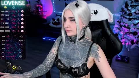 Snapshot of rachelqueen_ chatting on January 19, 2025, 12:50 pm Miko Pleasee help me get 100 likes online show from January 19, 2025, 12:50 pm