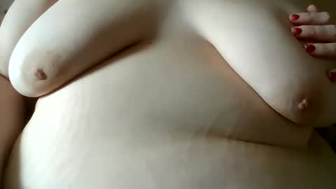 Snapshot of rachs_wardrobe chatting on October 22, 2025, 3:34 pm rachs_wardrobe online show from October 22, 2025, 3:34 pm